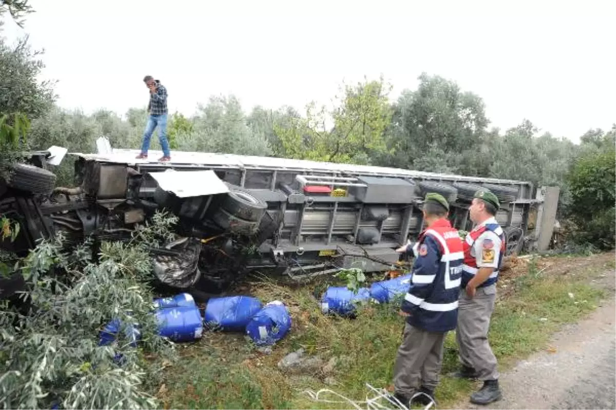 Tır, Otomobili Biçti: 1 Ölü, 1 Yaralı