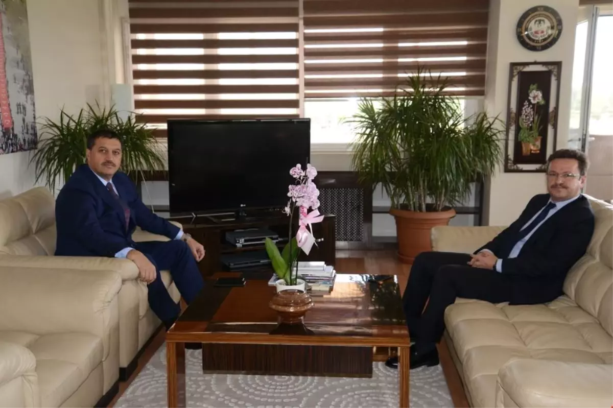 Vali Ünlü, Emniyet Müdürü Ekici\'yi Ziyaret Etti