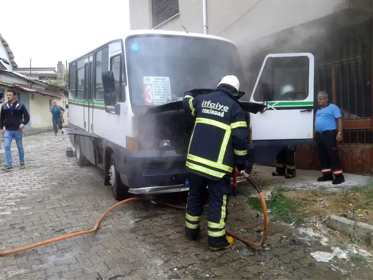 Yolcu Minibüsünde Yangın Çıktı