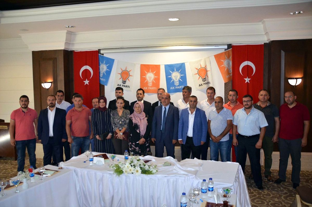 AK Parti Kemer İlçe Teşkilatı Yeni Yönetim Kurulu Üyeleri Belirlendi