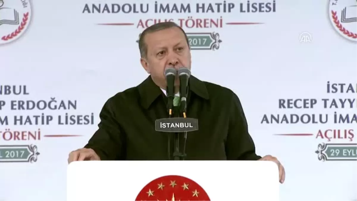 Cumhurbaşkanı Erdoğan: "Bazı Öğretmenlerimiz Bize \'Ölü Yıkayıcısı mı Olacaksınız\' Derdi"