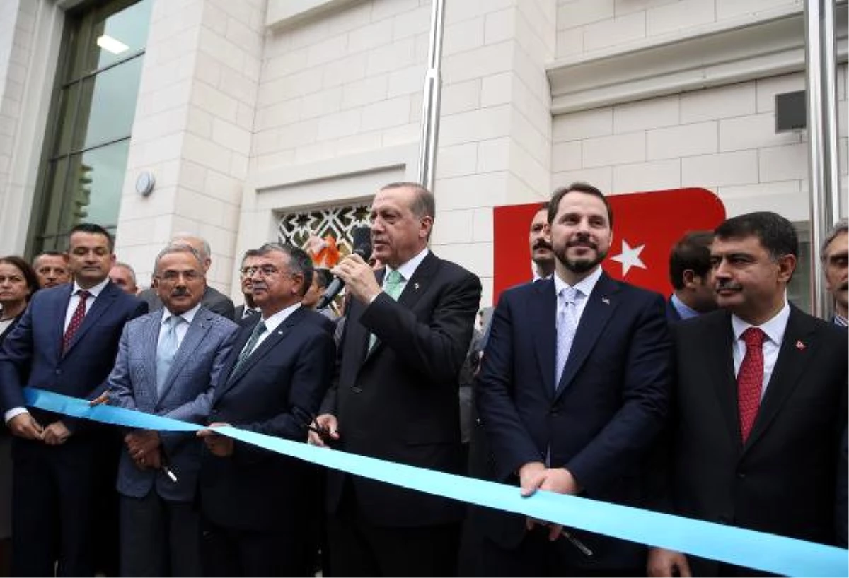 Cumhurbaşkanı Erdoğan, Samiha Ayverdi Anadolu Lisesinin Kurdele Kesim Törenine Katıldı