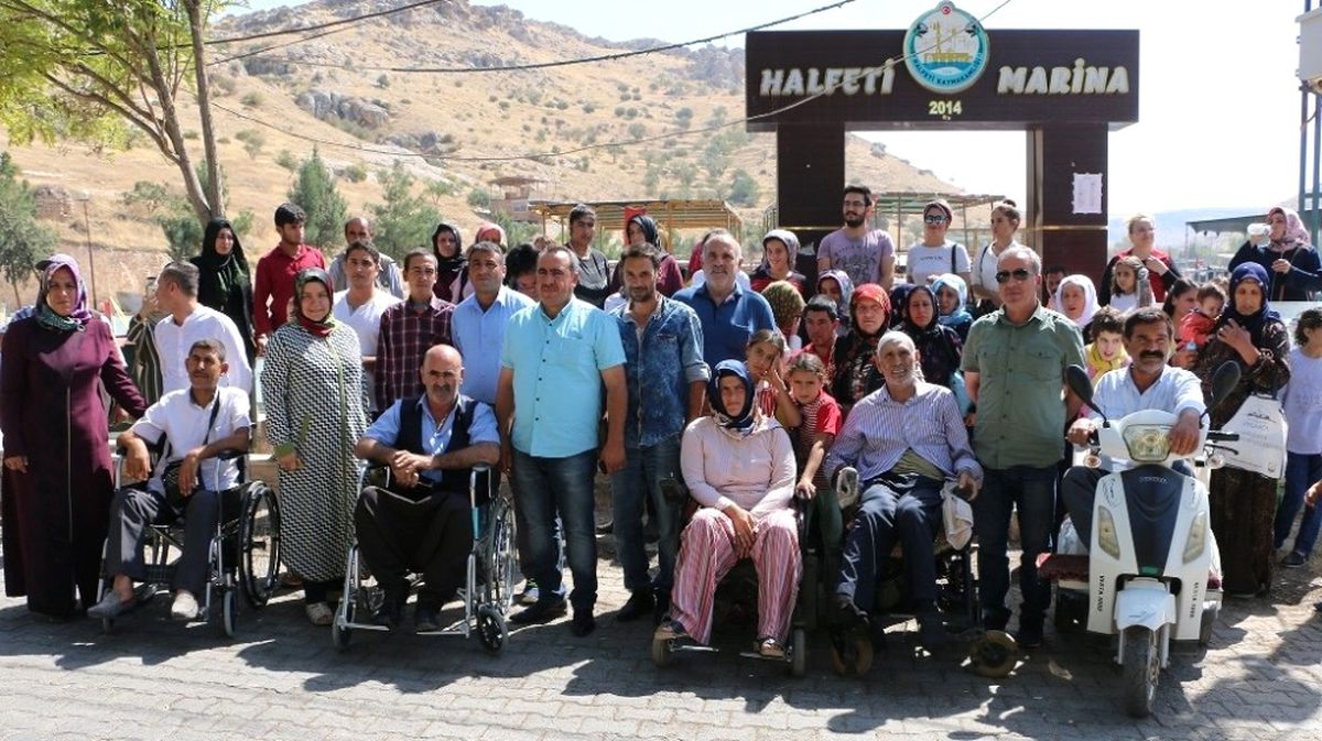 Engelliler Halfeti\'de Gönüllerince Eğlendi