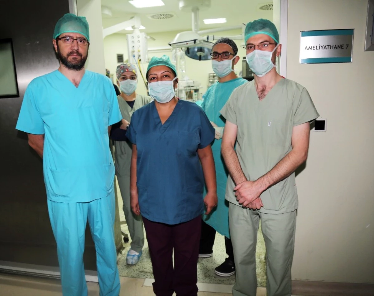 Erzurum\'da İki Çocuğa Biyonik Kulak Ameliyatı