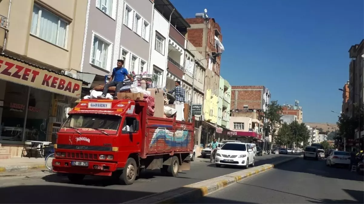 Ev Taşırken Canını Tehlikeye Attı