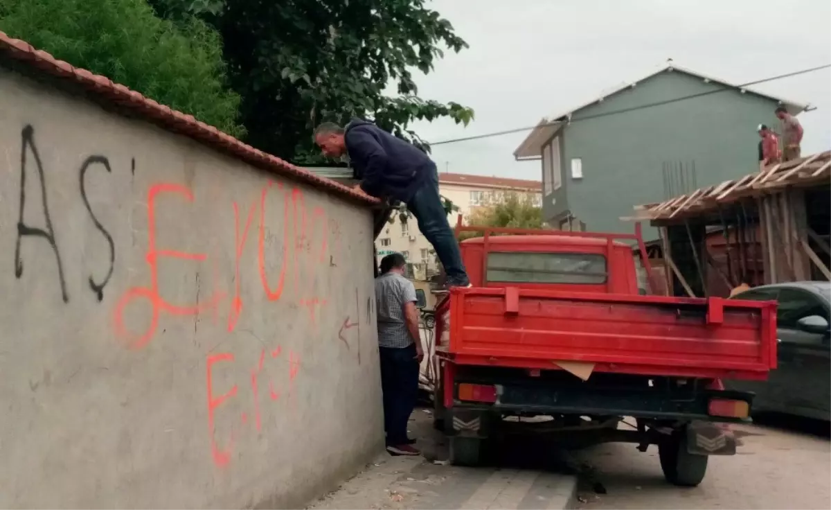 Evin Bacasından, Çatısından ve Eletrik Trafosundan Uyuşturucu Çıktı