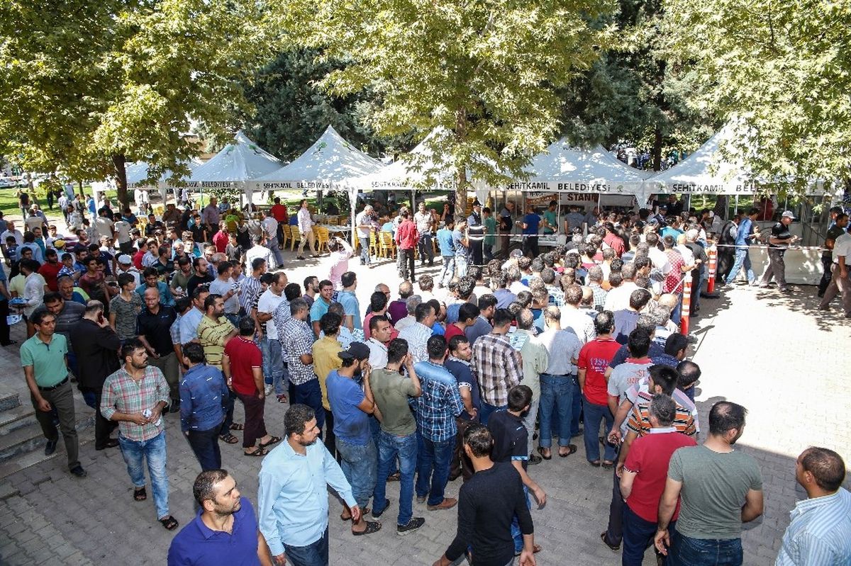 Gaziantep\'te 11 Bin Vatandaşa Aşure İkramı