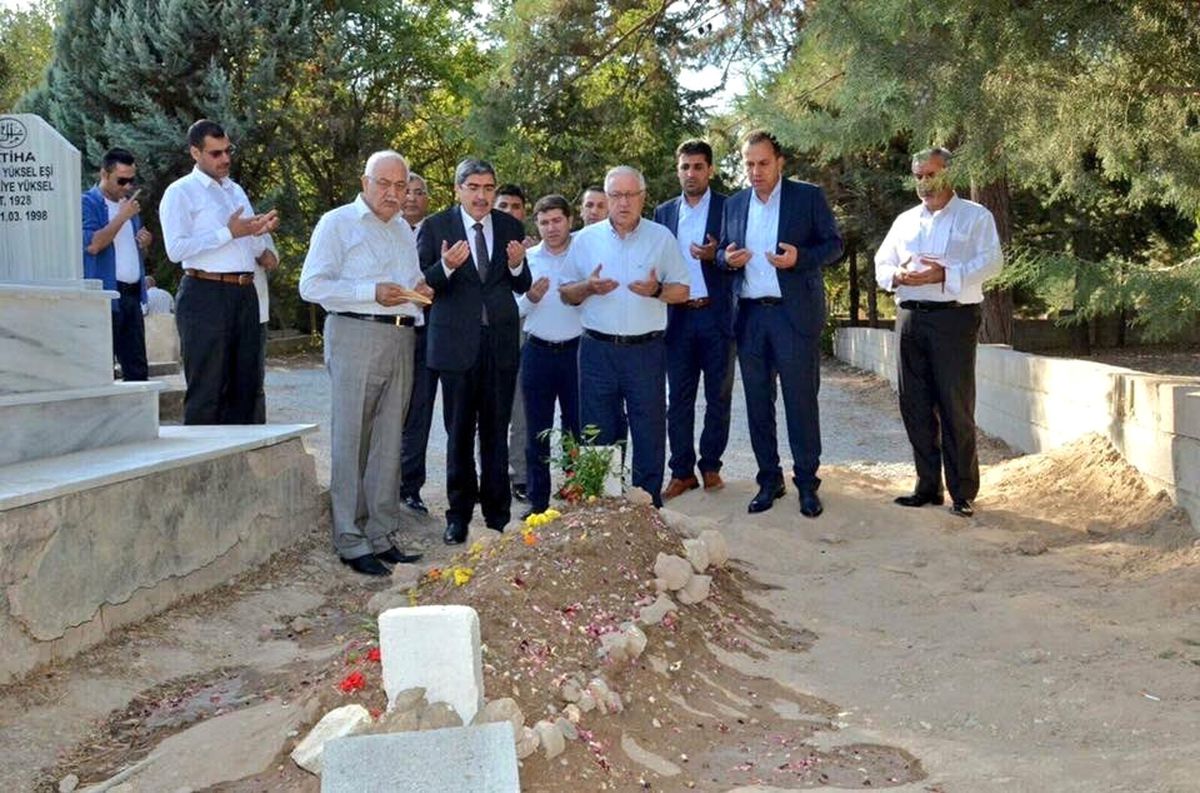 Gaziantepliler Birecik\'te Taziye Evine Akın Ediyor
