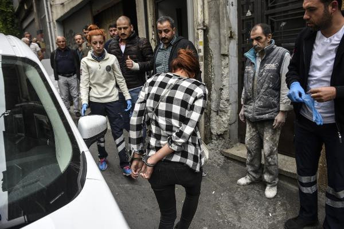 Kadın Hırsızlık Şüphelileri Kaza Yapınca Yakalandı