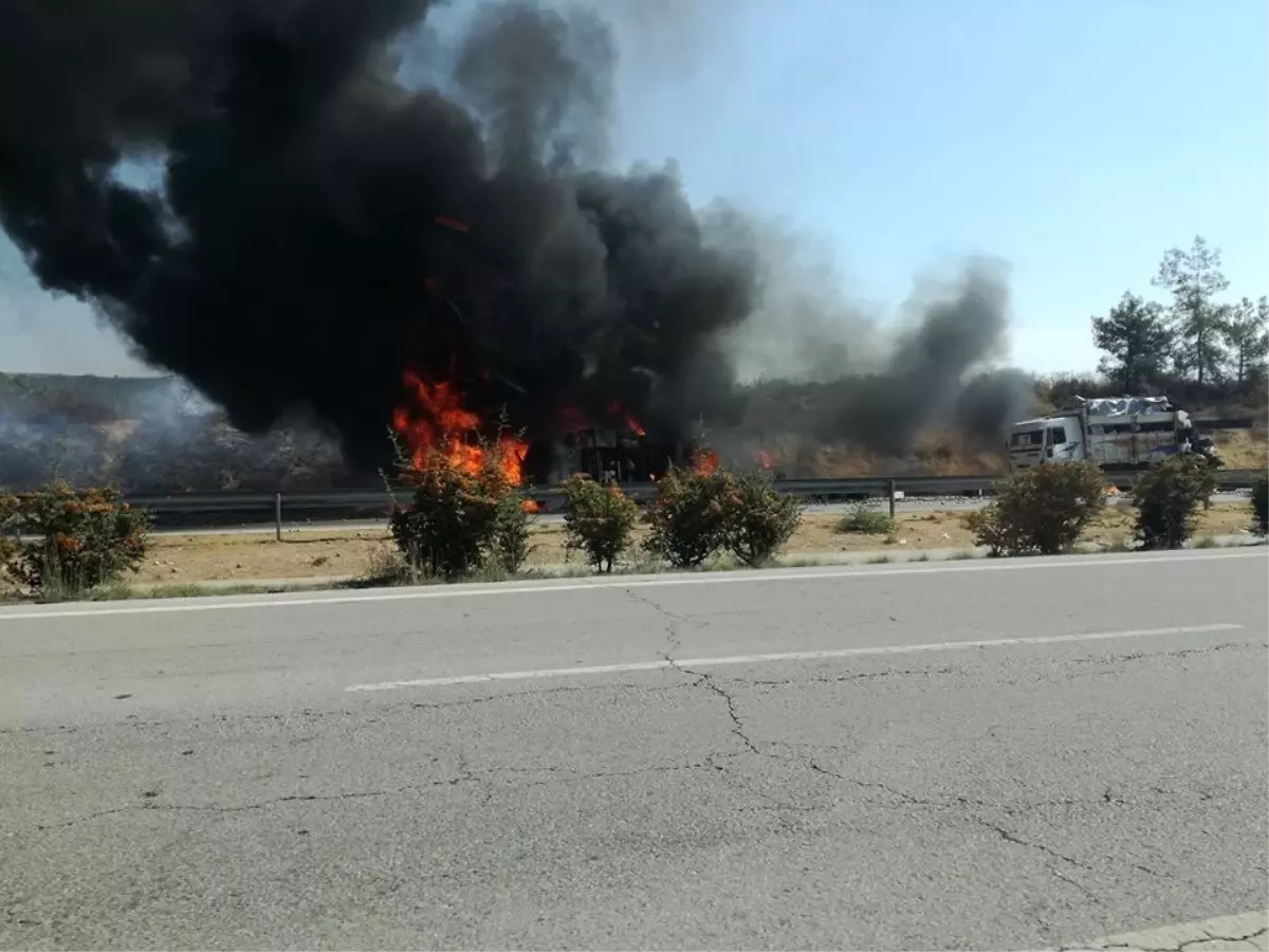 Kamyonla Çarpışan Tanker Alev Alev Yandı