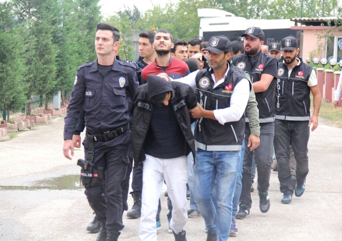 Kocaeli\'de 12 Kişi Uyuşturucudan Tutuklandı