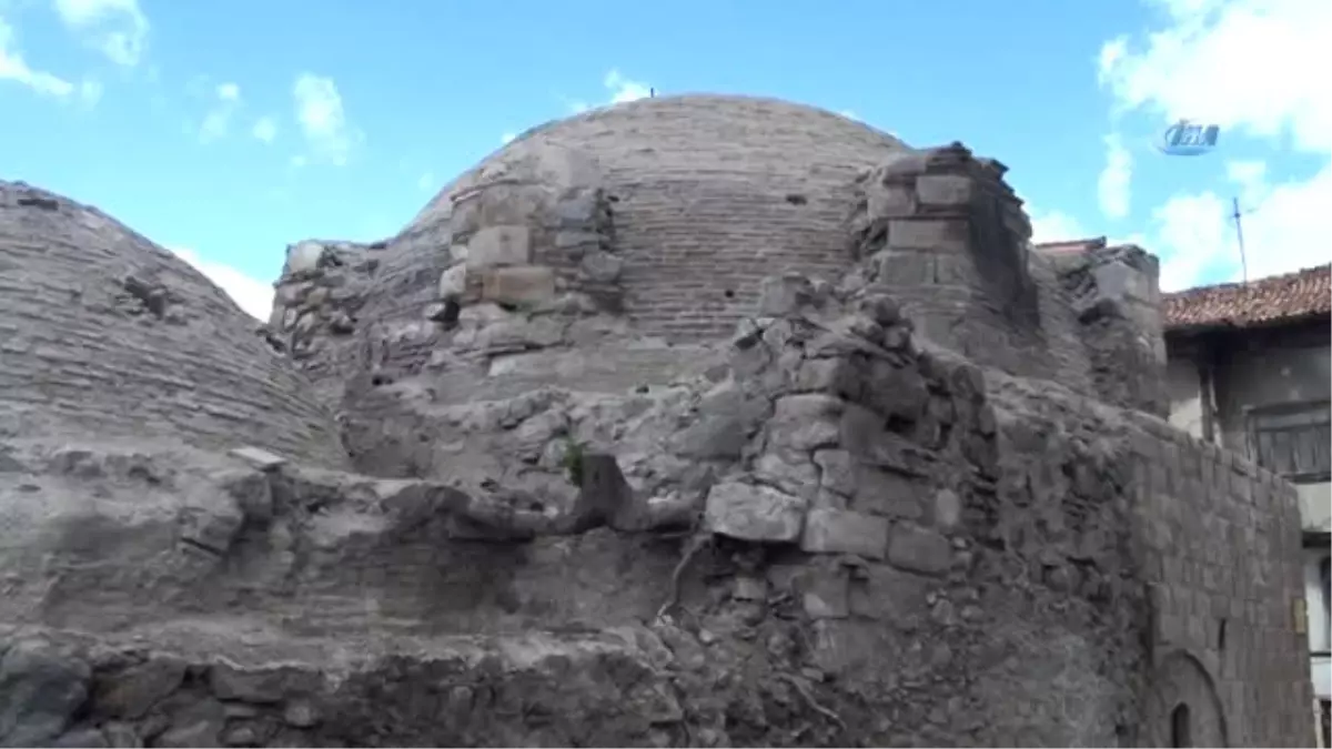 Kütahya\'da 450 Yıllık Tarihi Lala Hüseyin Paşa Hamamı, Eski İhtişamına Yeniden Kavuşuyor