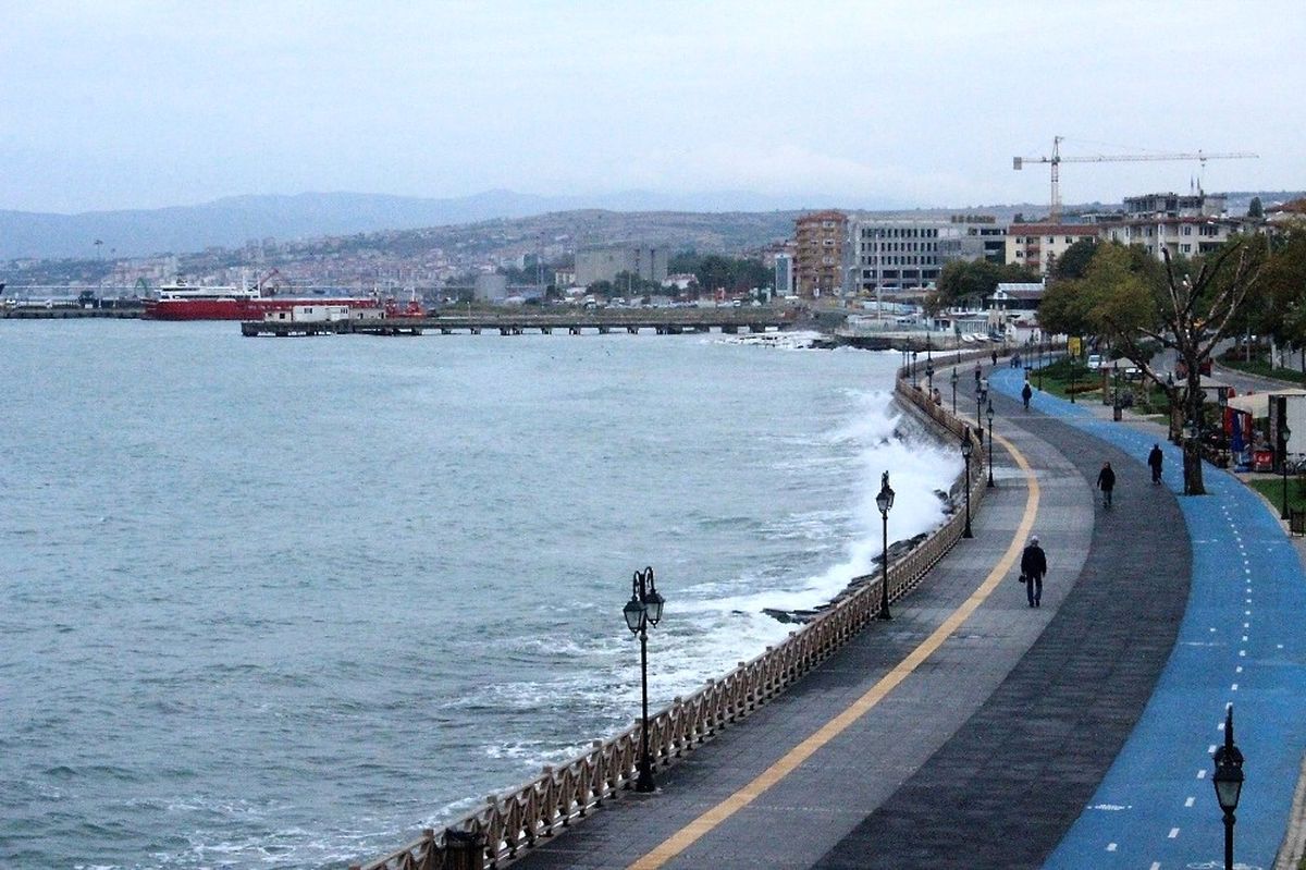 Marmara\'da Deniz Ulaşımına Fırtına Engeli