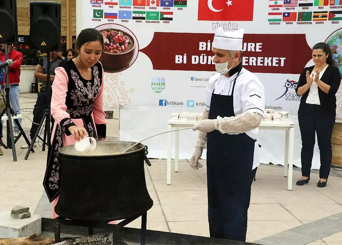 Öğrenciler Kampüste Bir Kazan Aşure Kaynattı