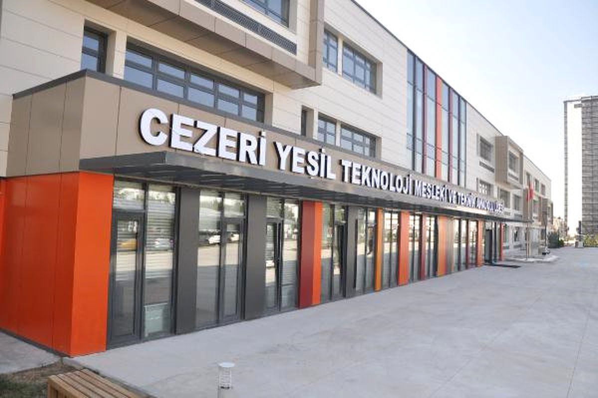 Türkiye\'de Kendi Enerjisi Üreten Tek Lise