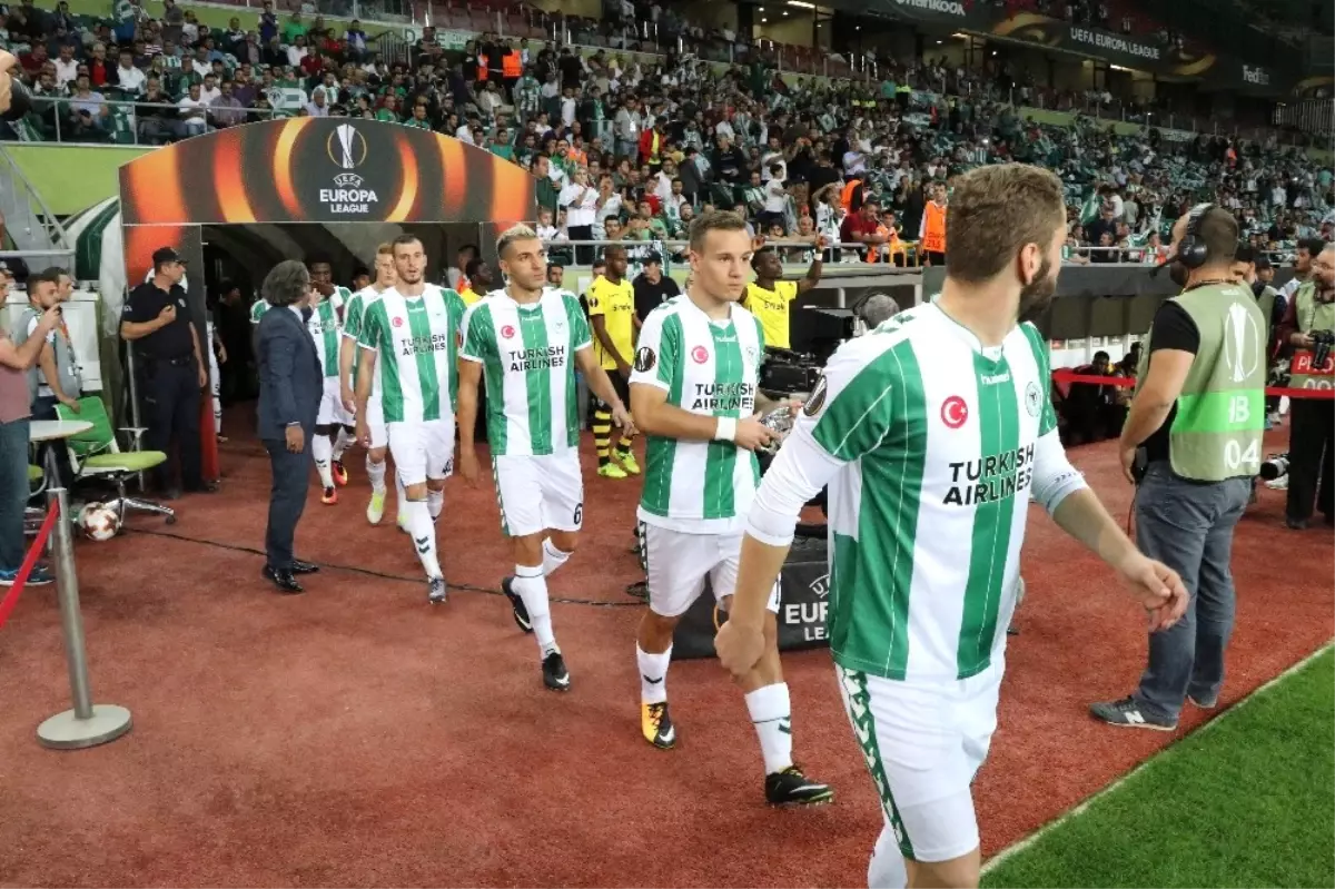 UEFA Avrupa Ligi: Atiker Konyaspor: 1 - Vitoria Guimaraes: 0 (İlk Yarı)