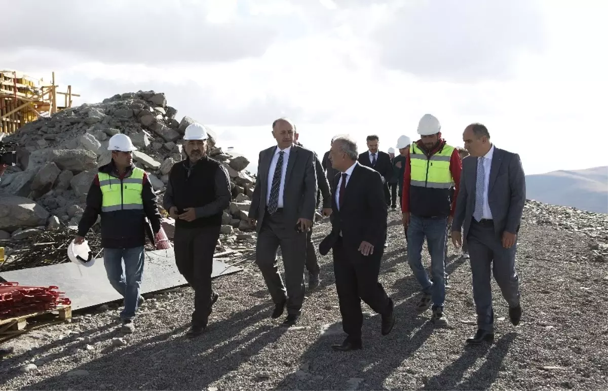 Vali Azizoğlu Doğu Anadolu Gözlemevi\'nde (Dag) İncelemelerde Bulundu