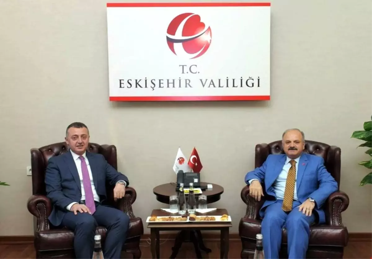 Vali Büyükakın ve Eskişehir Valisi Çakacak Bir Araya Geldi