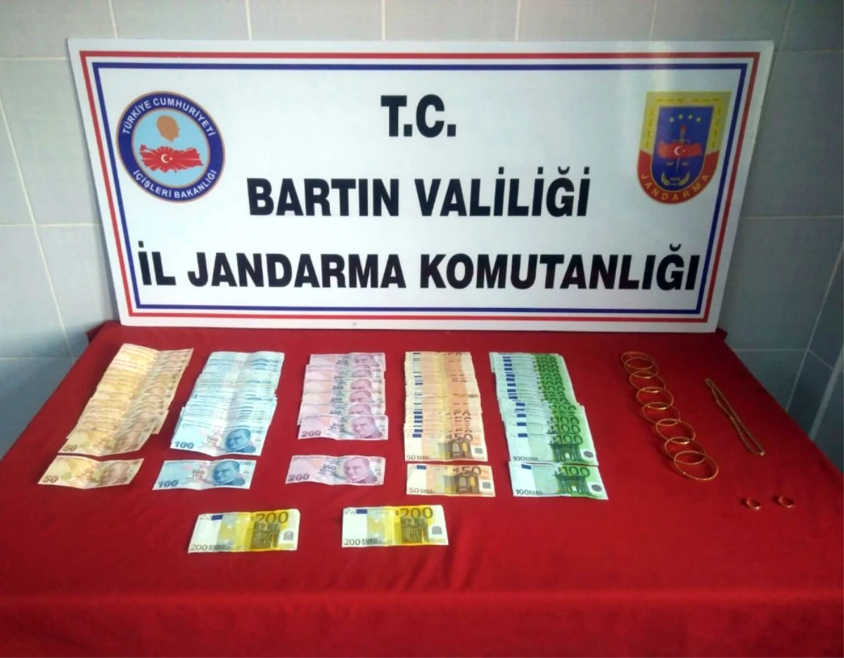 Yaşlı Çifti \'Polisim\' Diye Kandırıp Kaçan Zanlı Yakalandı