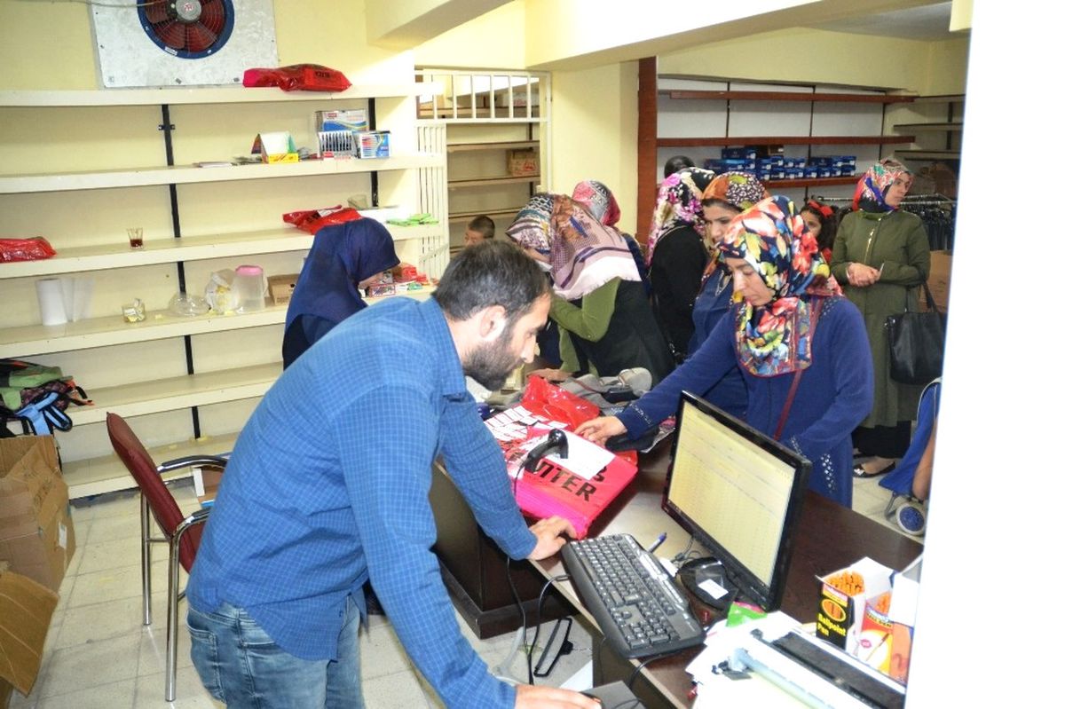 Yetim Öğrencilere Kırtasiye Yardımı
