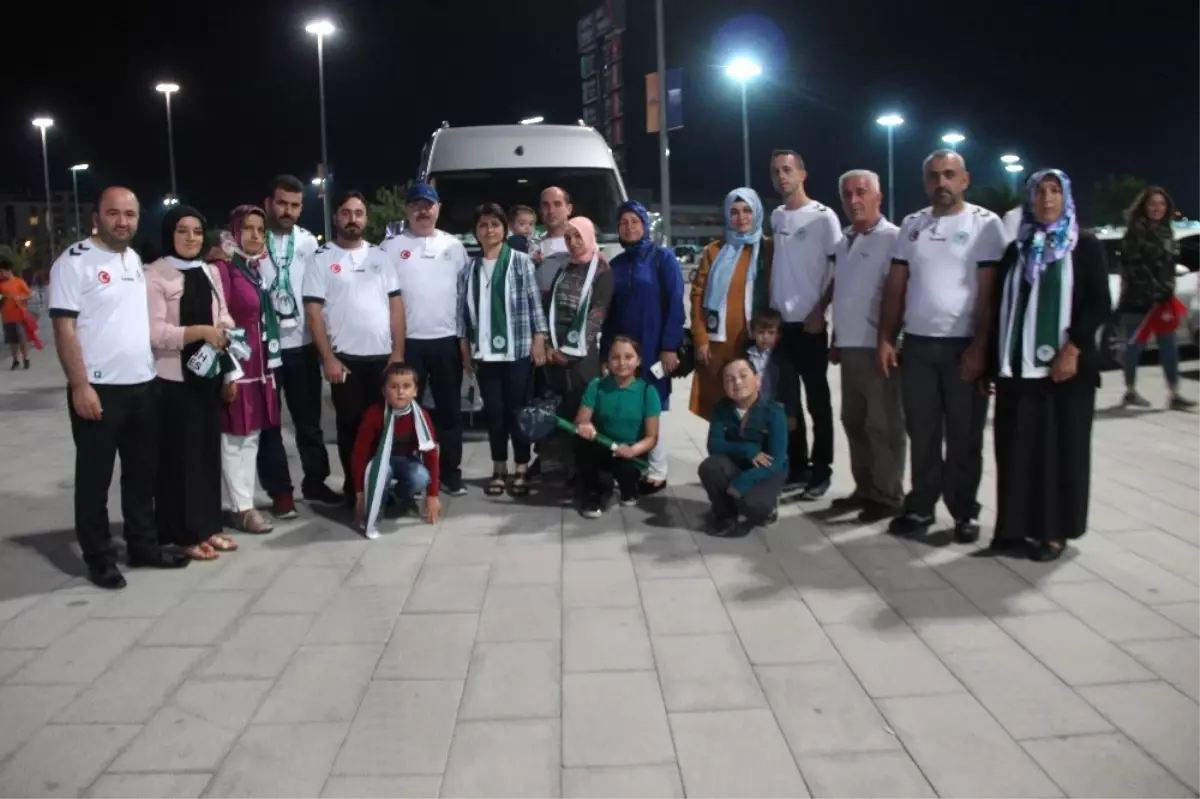 Zonguldaklı Madenciler Atiker Konyaspor Maçını İzledi