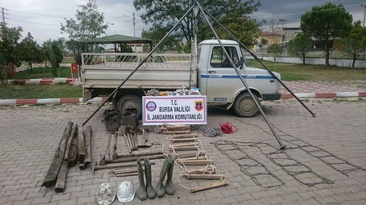 Define Bulmak İçin 15 Metrelik Tünel Kazdılar