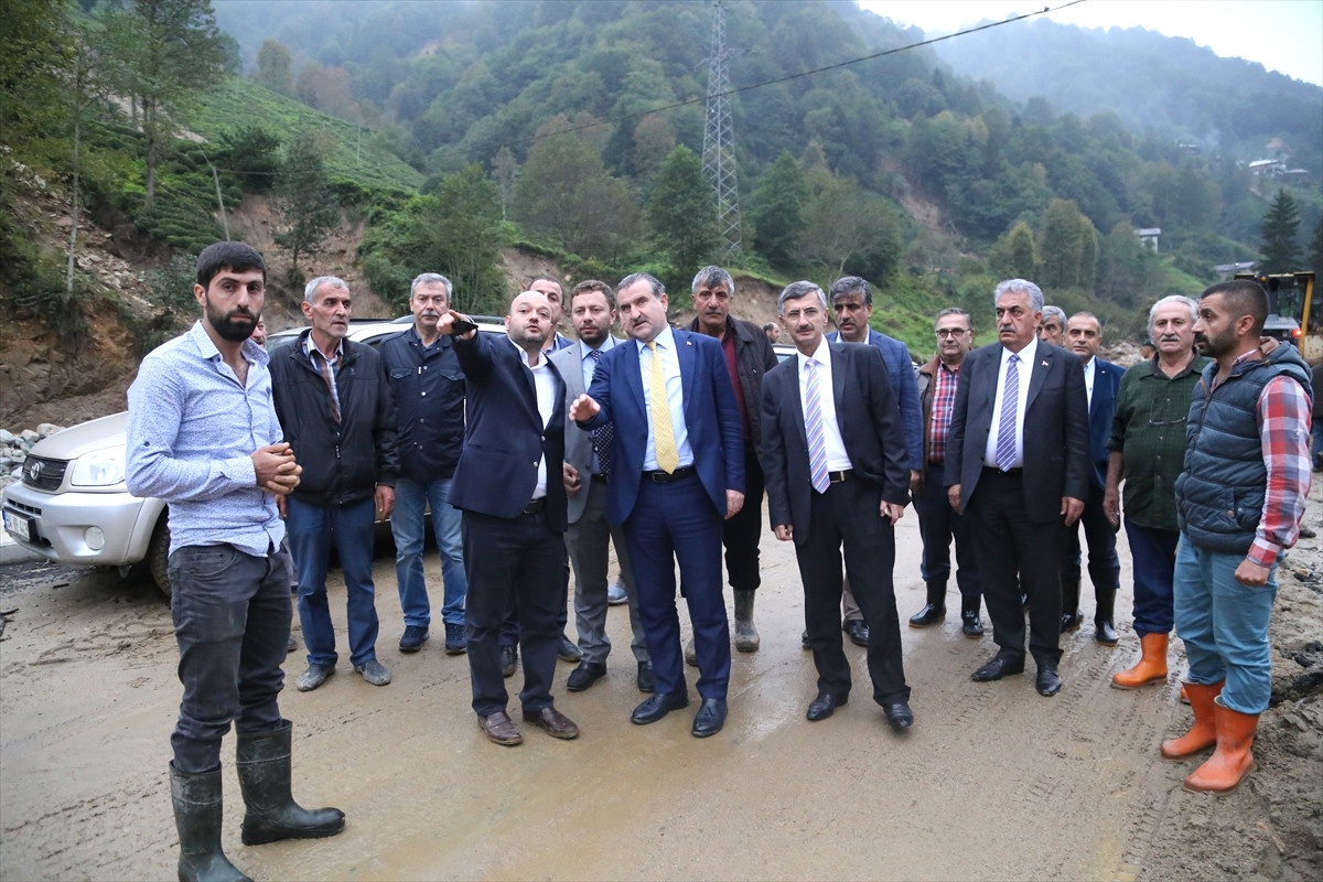 Gençlik ve Spor Bakanı Bak, Heyelan Bölgesinde