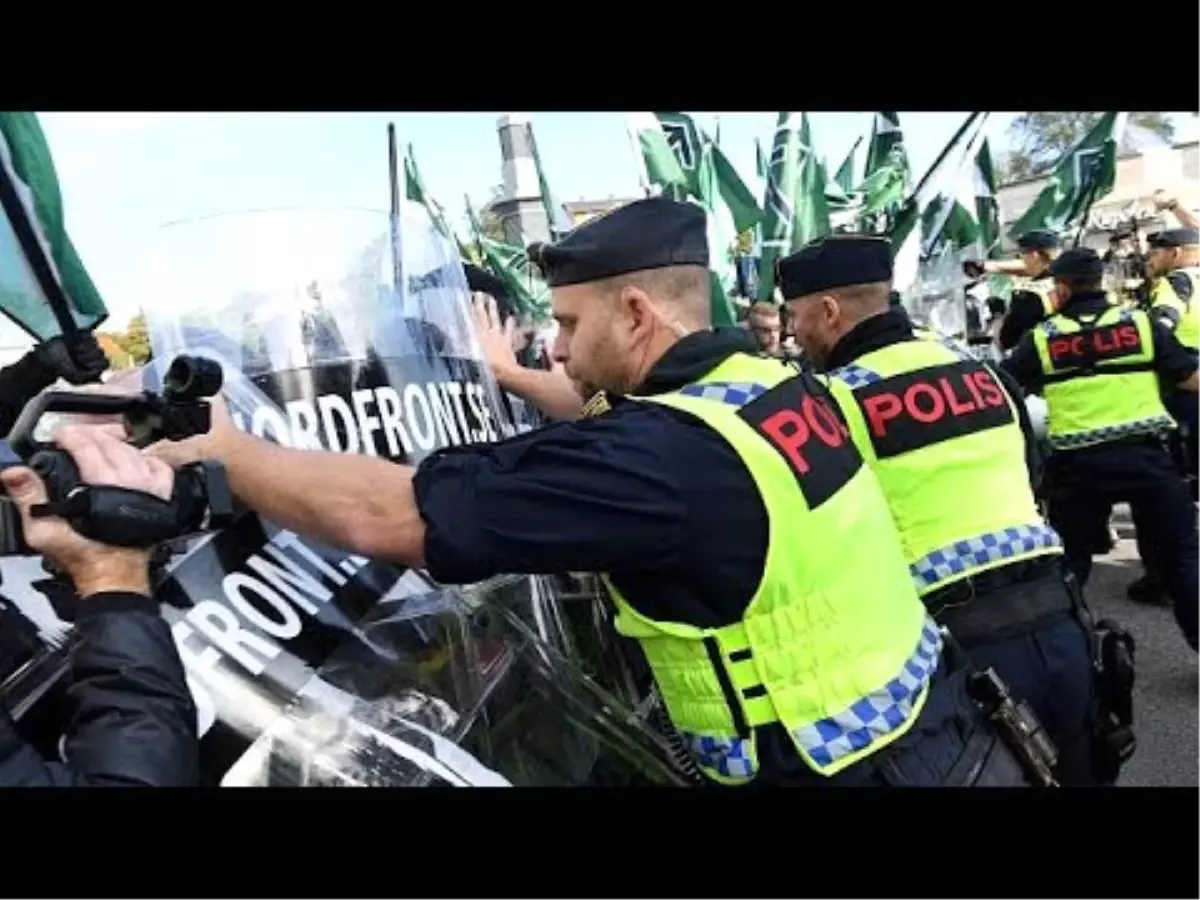 İsveç'te Neo-Nazi ve Anti-Faşistler Çatıştı