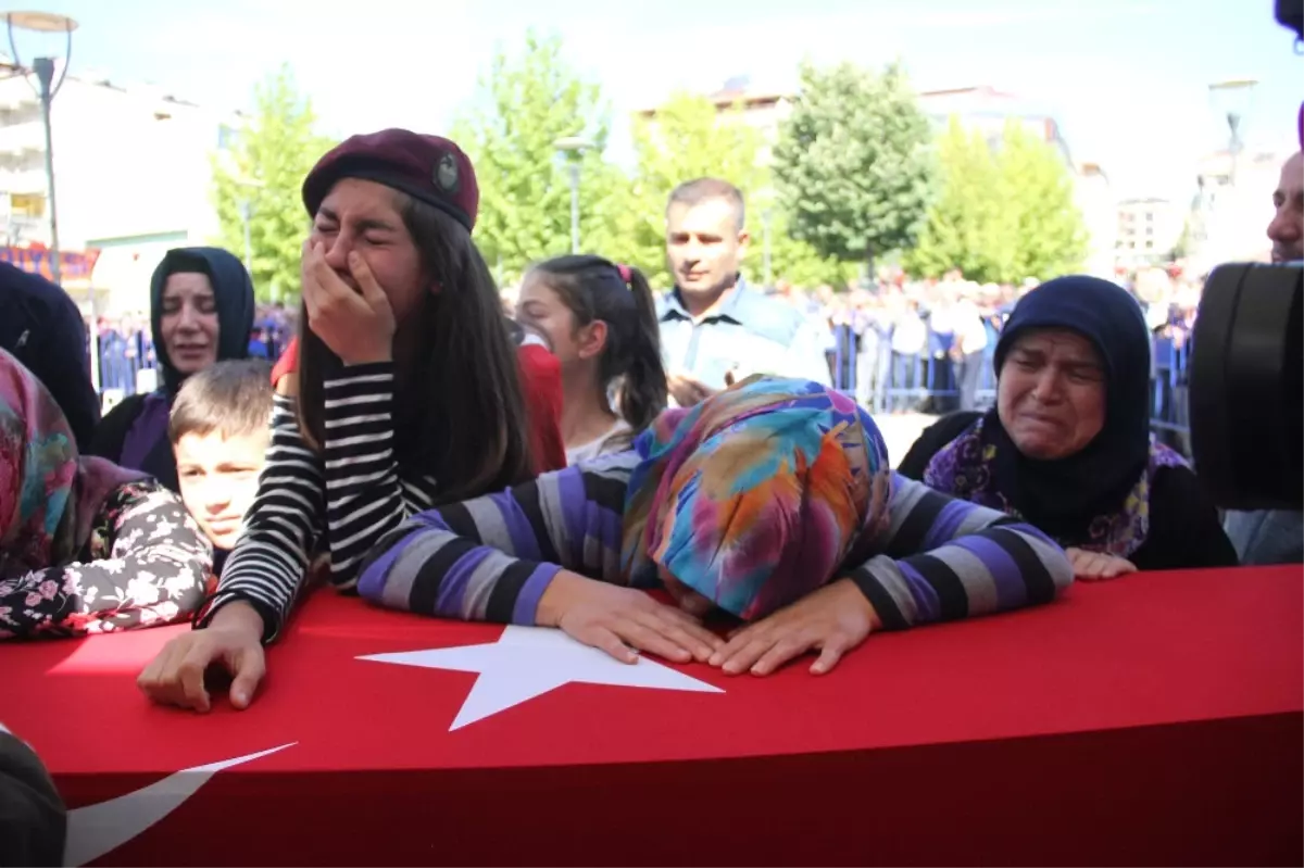 Şehit Kızı Yürekleri Dağladı