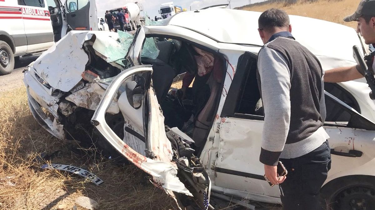 Sivas\'ta Trafik Kazası: 10 Yaralı