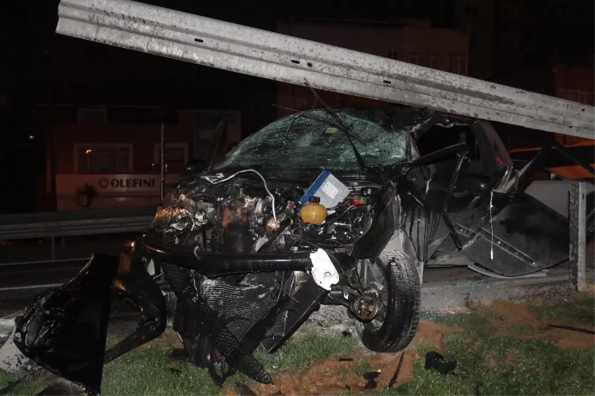 Tem - Okmeydanı Bağlantı Yolunda Feci Kaza: 2 Yaralı