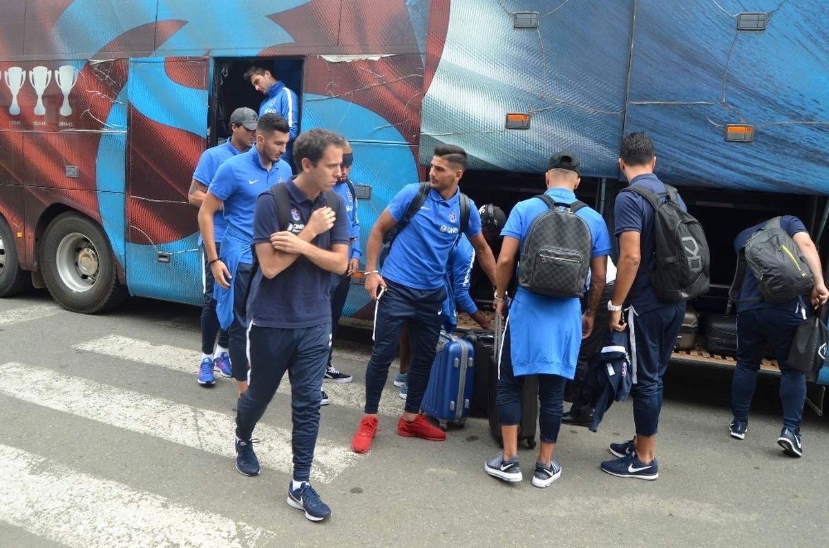 Trabzonspor, Beşiktaş Maçı İçin İstanbul\'a Gitti