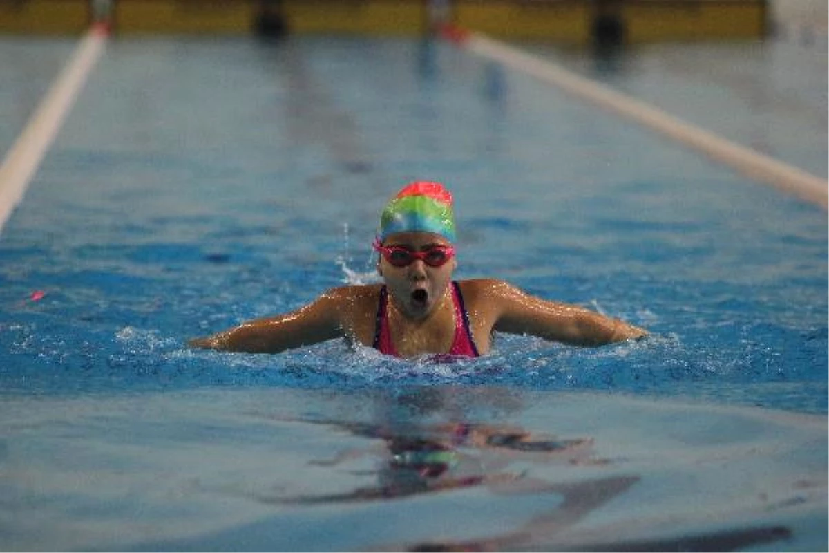 Tsyd Bursa Şubesi Yüzme Teşvik Yarışları\'nın Heyecanı Yaşanıyor