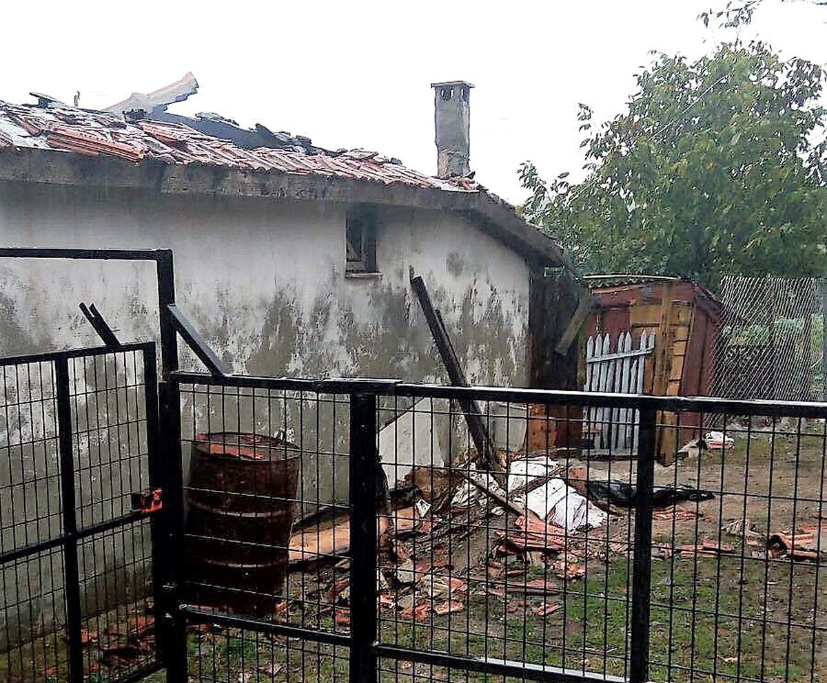 Yatalak Eşi Üşümesin Diye Soba Yakmış