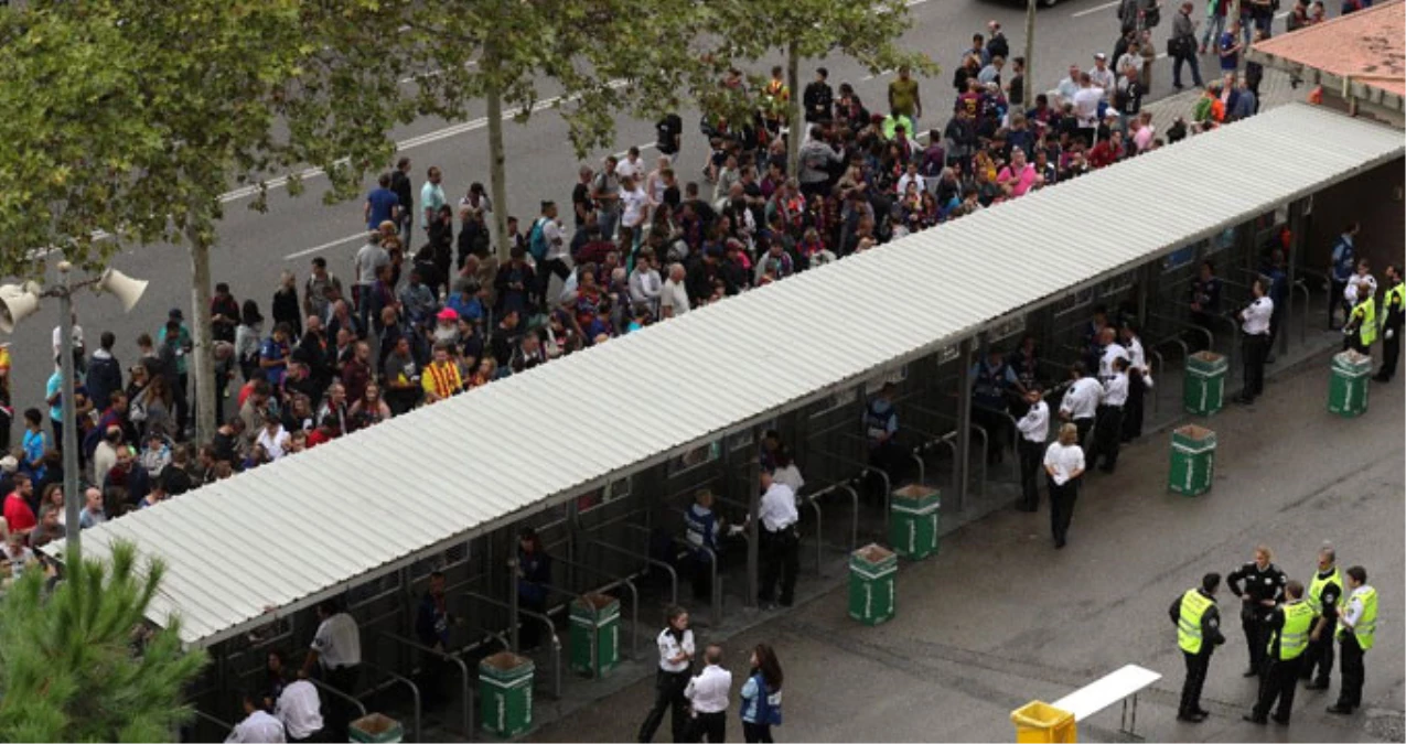 Barcelona-Las Palmas Maçı Öncesi Binlerce Taraftar Kapıda Kaldı