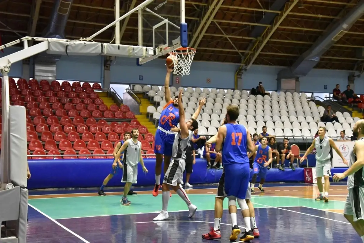 Basketbolcular Hazırlık Maçında Göz Doldurdu