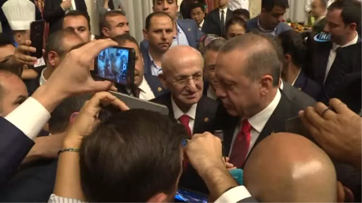 Cumhurbaşkanı Erdoğan: "Şuandaki Zam Oranını Bakanlar Kurulumuz Tekrar Değerlendirirse O...