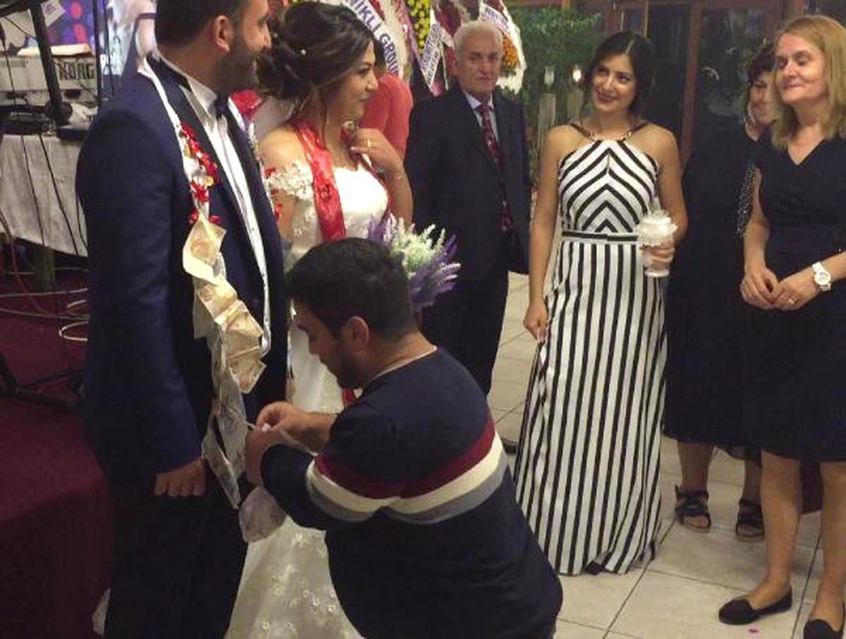 Damada Yarım Ekmek Arası Kokoreç Taktı