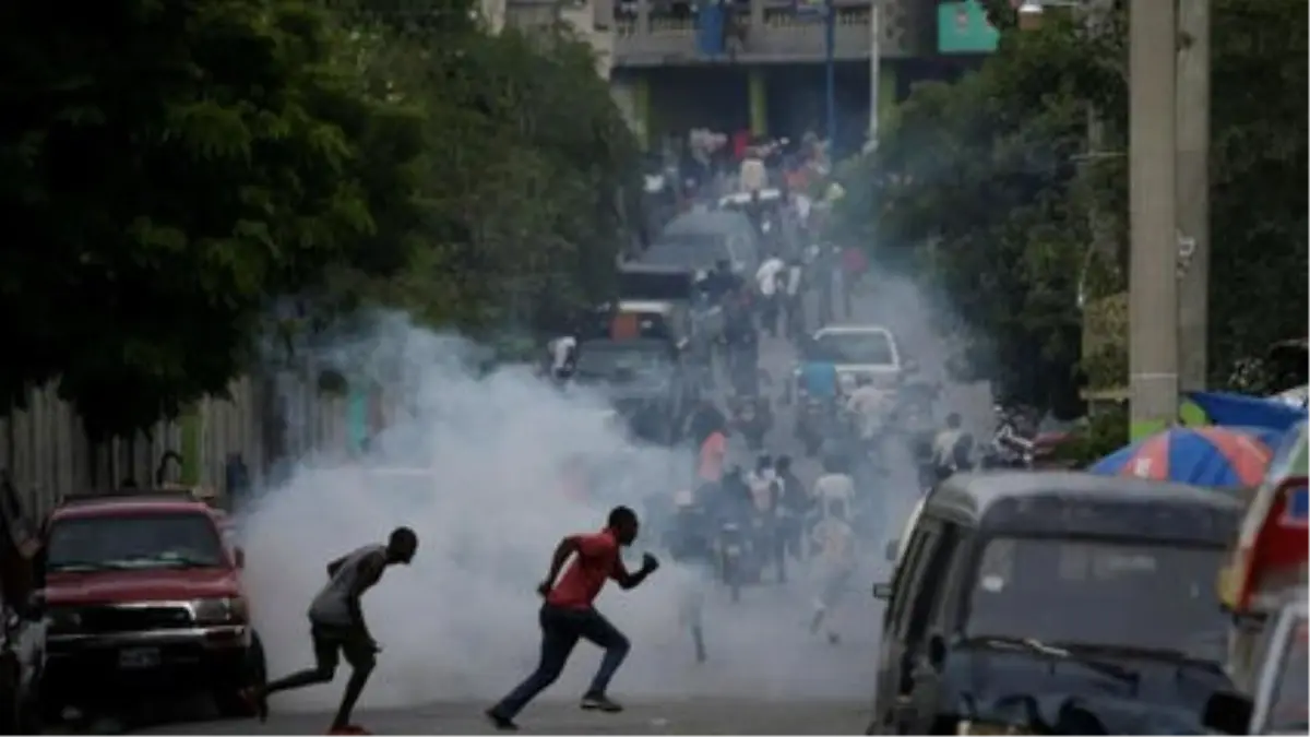 Haiti\'de Vergi Zammı Protestosu