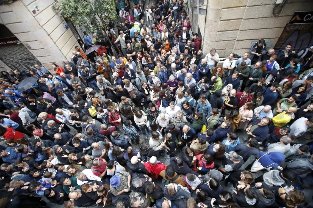 İspanya\'da Referandum Gerginliği: 460 Yaralı