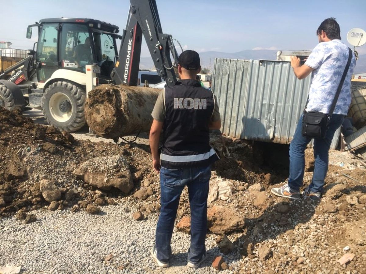 İzmir\'de Kaçak Akaryakıt Operasyonu