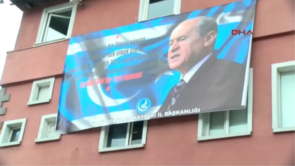 Kayseri Bahçeli\'nin Ülkücülere Yaptığı Kerkük Çağrısı Afiş Oldu