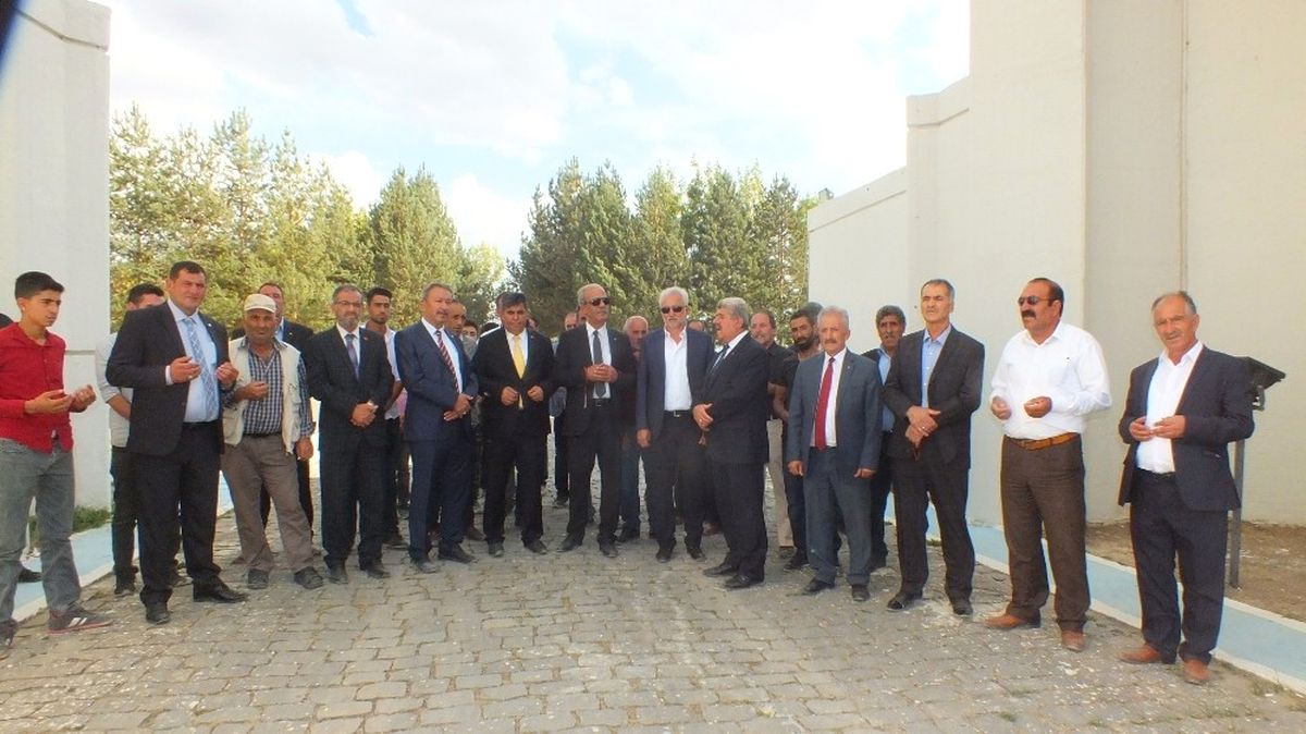 MHP\'ye Toplu Katılım