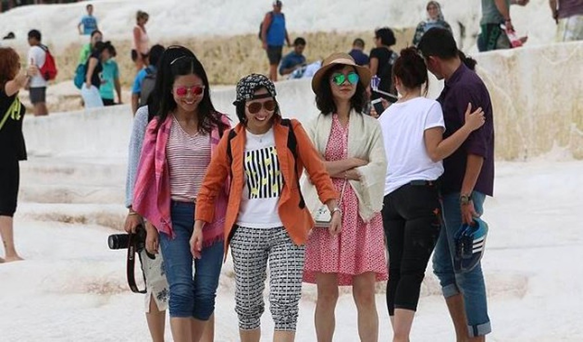 Pamukkale\'de Çinli Turist Yoğunluğu Yaşanıyor
