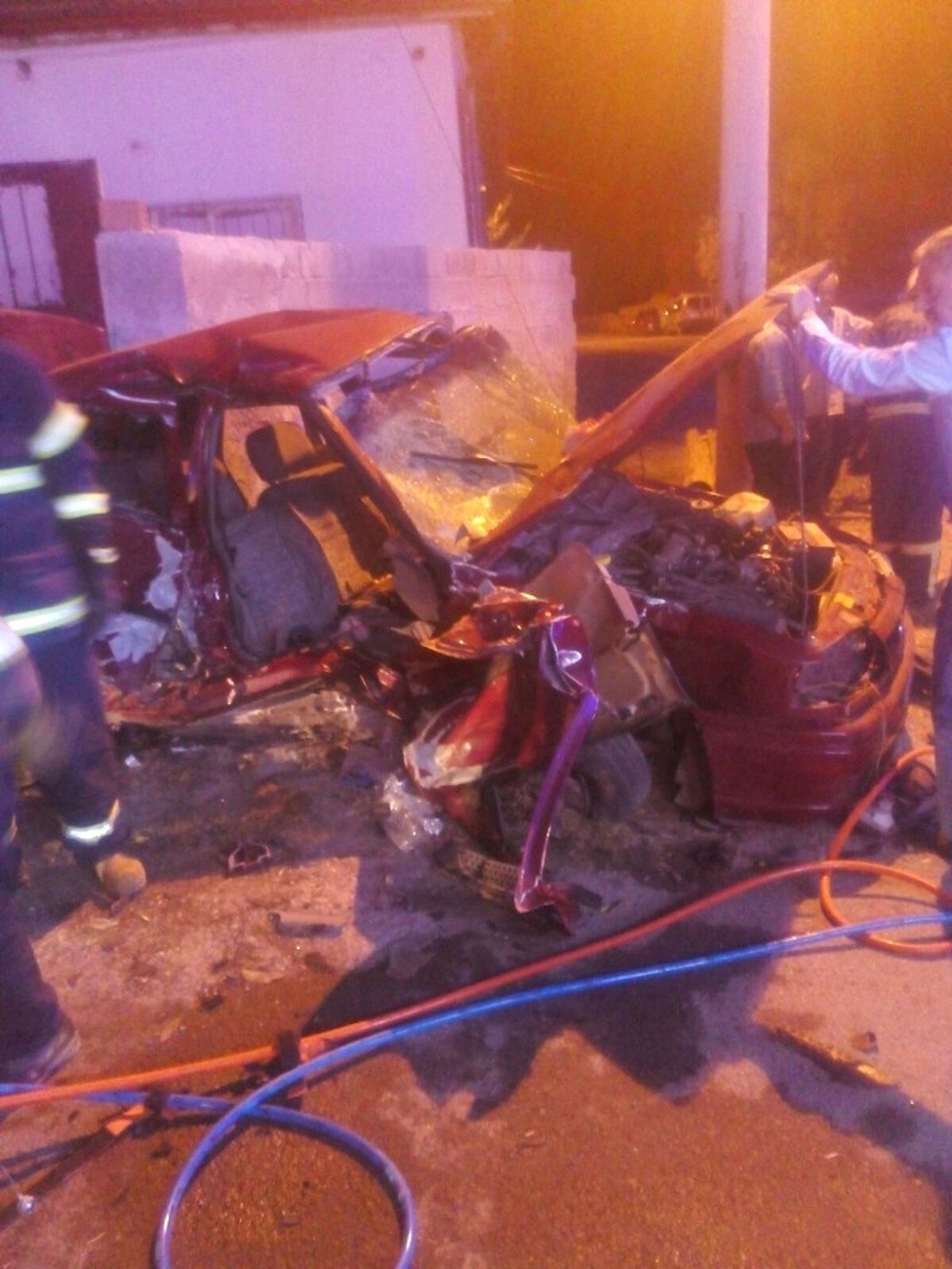 Servis Minibüsü ile Otomobil Çarpıştı: 5 Yaralı