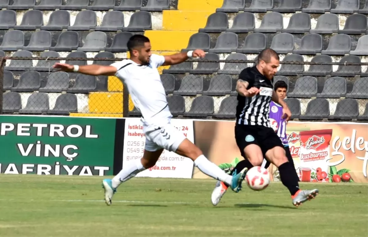 Tff 2. Lig: Nazilli Belediyespor: 1 Konya Anadolu Selçukluspor: 1