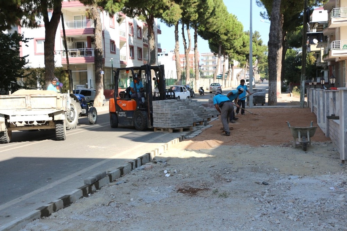 Akın, "Büyükşehir Yarım Bırakıyor, Biz Tamamlıyoruz"