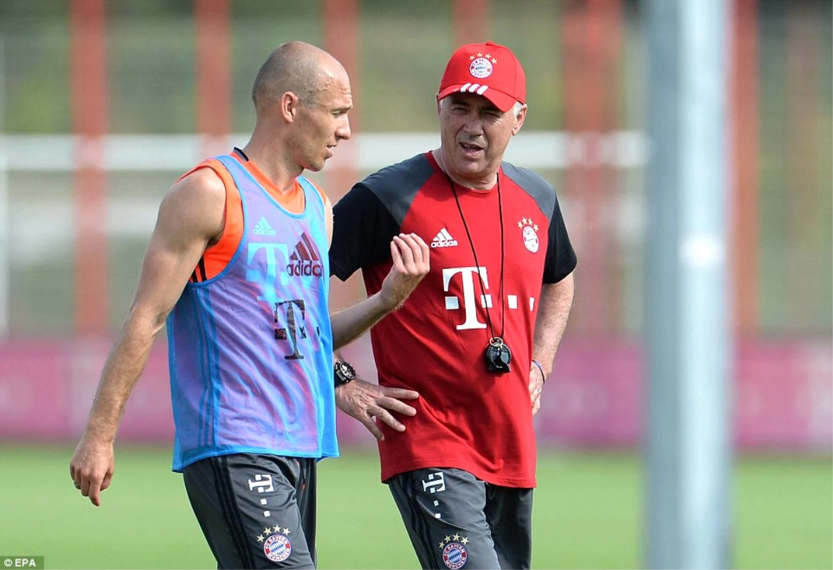 Bayern Münihli Robben, Ancelotti\'yi Eleştirdi: Oğlumun Takımı Daha İyi Antrenman Yapıyordu