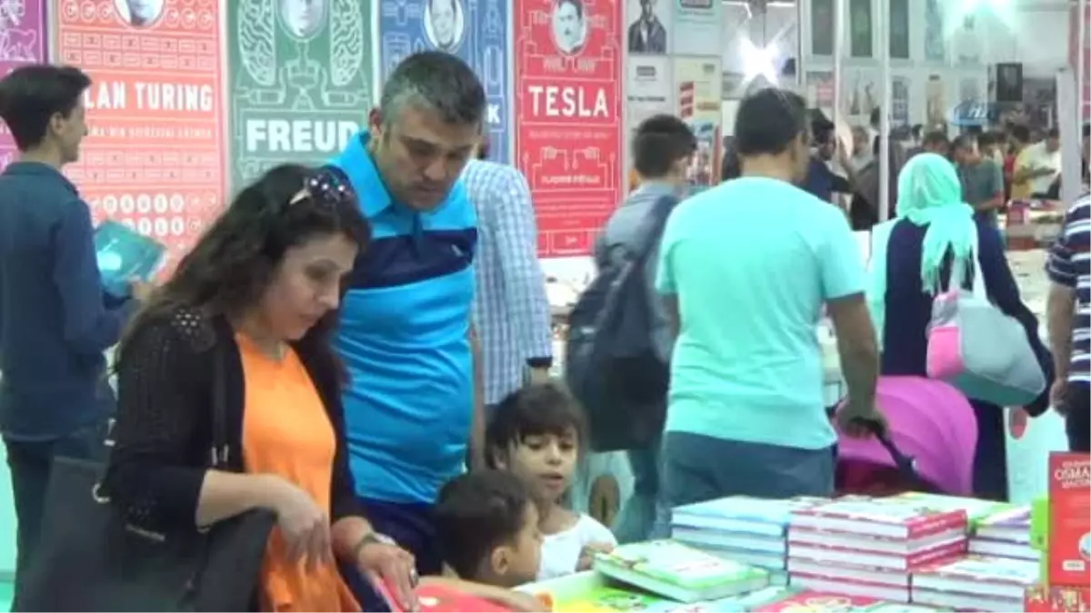 Elazığ\'da, Kitap Fuarına Yoğun İlgi