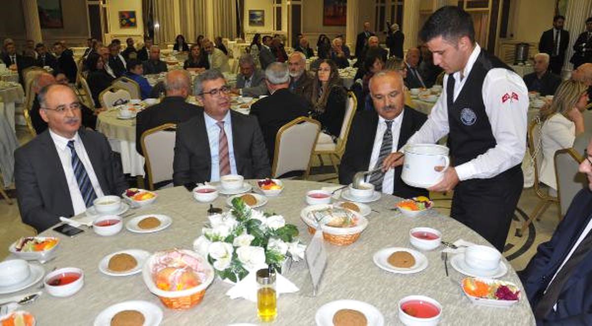 Gazi Üniversitesi\'nde Muharrem İftarı